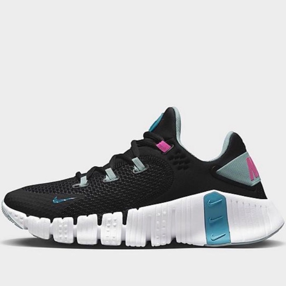 WOMEN'S NIKE FREE METCON 4 TRAINING SHOES